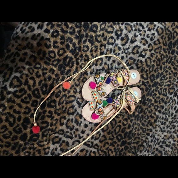 Gladiator Pom pom sandals - Picture 2 of 2